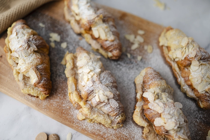 mandljevi rogljicki z bam nougat cokolado (double-baked)